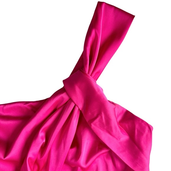 NWT Showpo. hot pink magenta fuchsia Carmella midi dress one-shoulder twist 10 - Picture 5 of 16
